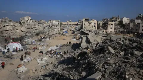 Military Armored Vehicles Push into Major Gazan Civilian Area
