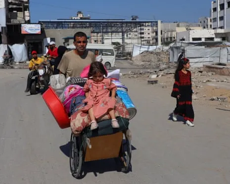 Running from Peril to Destruction: Gaza City Inhabitants Grapple with Heart-Wrenching Choice
