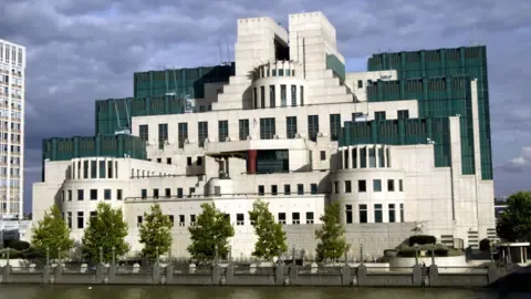 MI6 Rolls Out Encrypted Portal to Lure Agents in the Russian Federation